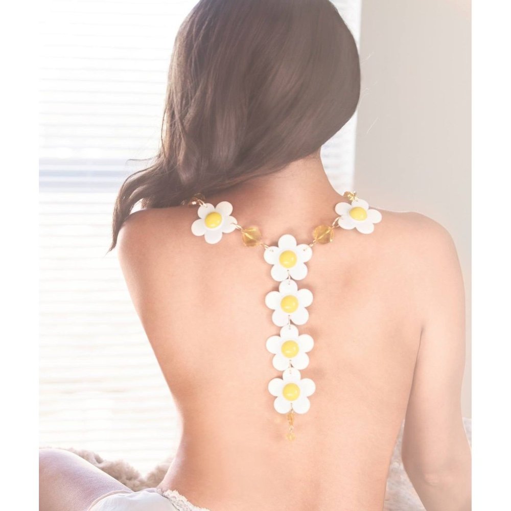 Sugar Gay Isber Daisies Floral Necklace Handmade Swarovski Crystals Just Darling